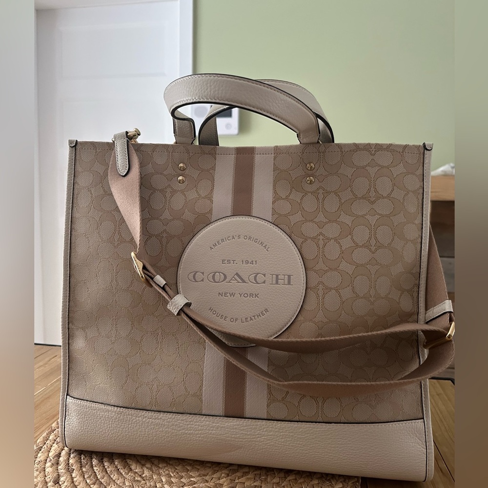 ***SOLD***Beautiful Coach bag ! As new one